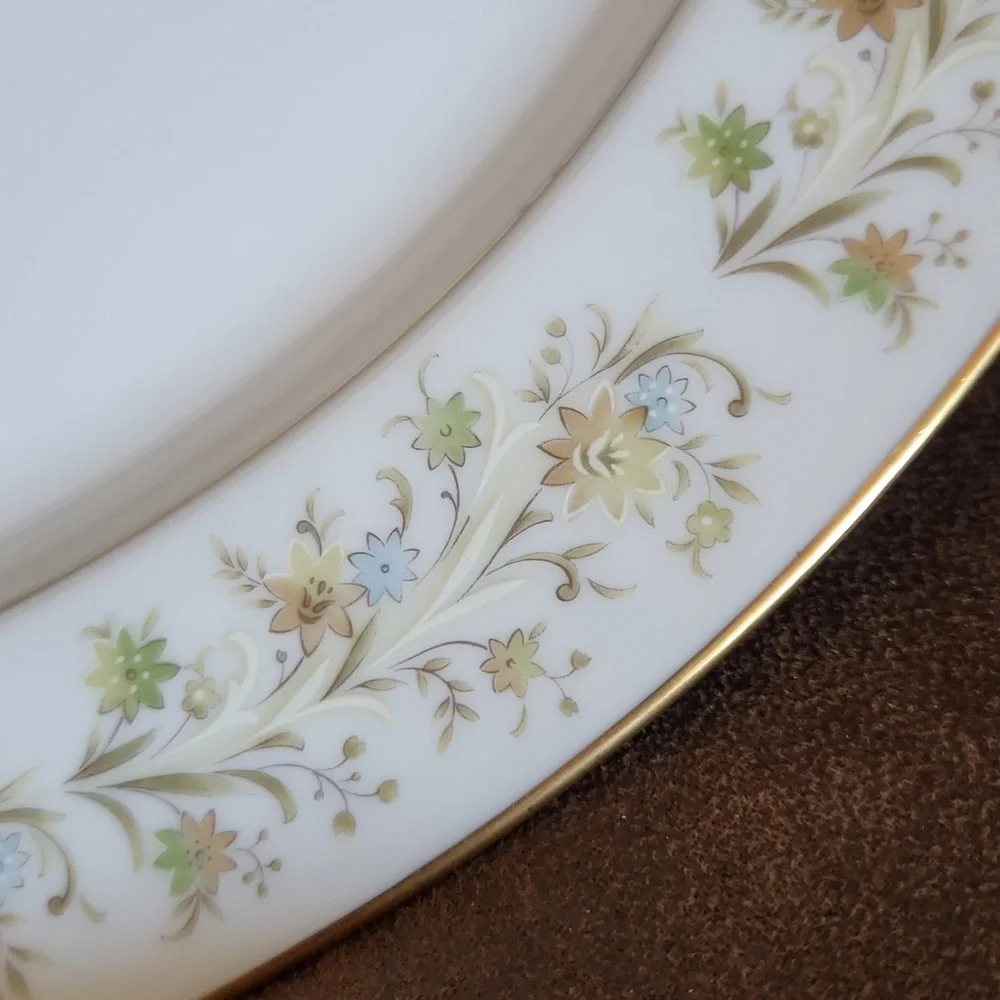 Noritake Andorra 2182 Elegant Floral Oval Platter